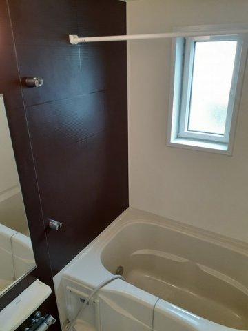 バス・シャワールーム　コンパクトで使いやすいお風呂です