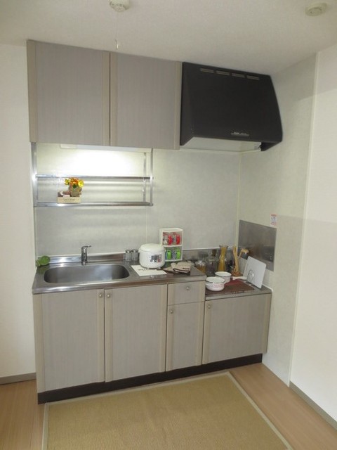 キッチン　調理器具もたくさん入りそうなキッチンスペース。