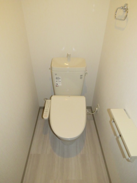 トイレ　同物件別室のお写真です