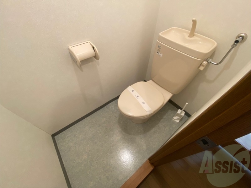 トイレ　こちらはトイレです。清潔感があり、安心して使用できます。