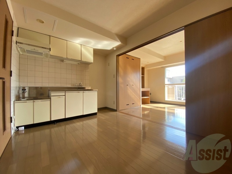 居室・リビング　広くてキレイなお部屋が広がっていて、充実した生活が送れそう。