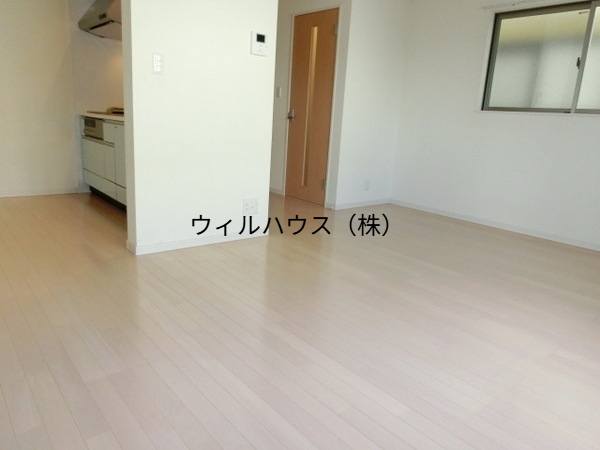 居室・リビング　独立キッチン！スッキリ使えますね！