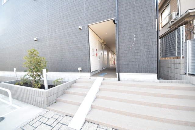 エントランス　★見学希望等はタウンハウジング中央林間店までお気軽に♪★