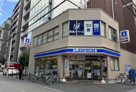 コンビニ　ローソン 大阪南船場一丁目店（コンビニ）まで62m