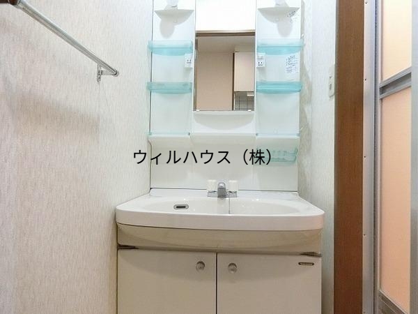 洗面設備　独立洗面台付き！