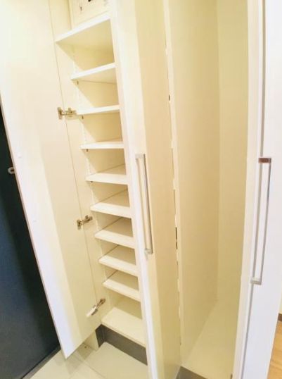 玄関　弊社は都内全域の物件をご紹介可能です！