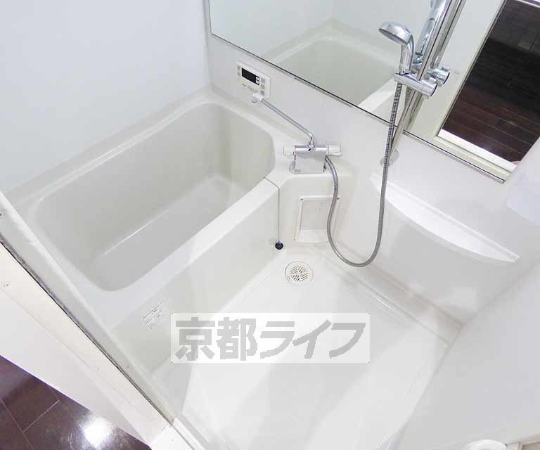 バス・シャワールーム　綺麗なお風呂です。