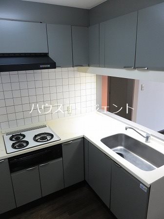 キッチン　Ｌ字型のカウンターキッチンです。※参考写真