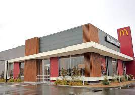 飲食店　マクドナルド 高松元山町店（飲食店）まで1244m