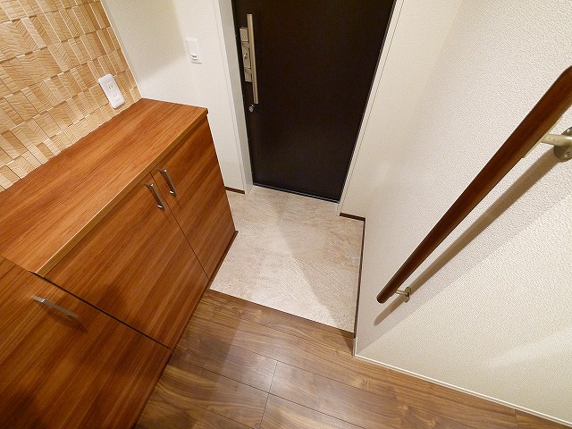 玄関　収納もある玄関です