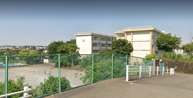 小学校　川崎市立有馬小学校（小学校）まで735m