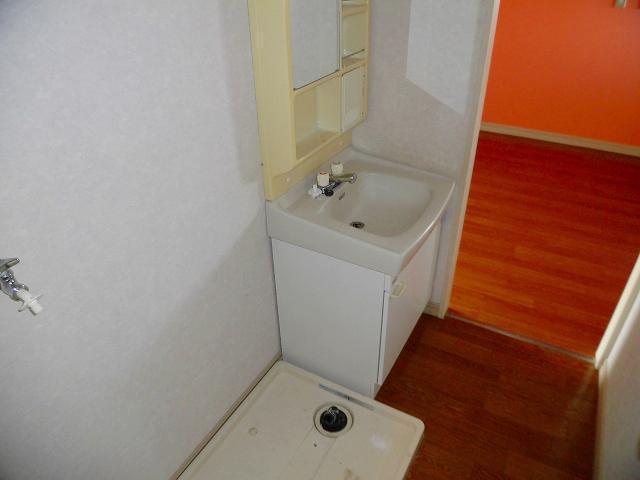 その他設備　洗濯機置き場は洗面所にございます