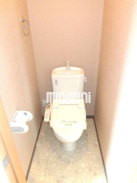 トイレ　温水洗浄便座ついてます