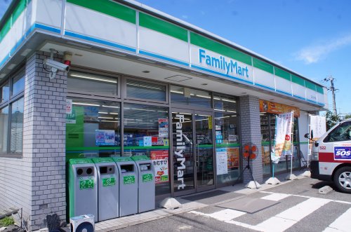 コンビニ　ファミリーマート三田上井沢店（コンビニ）まで170m