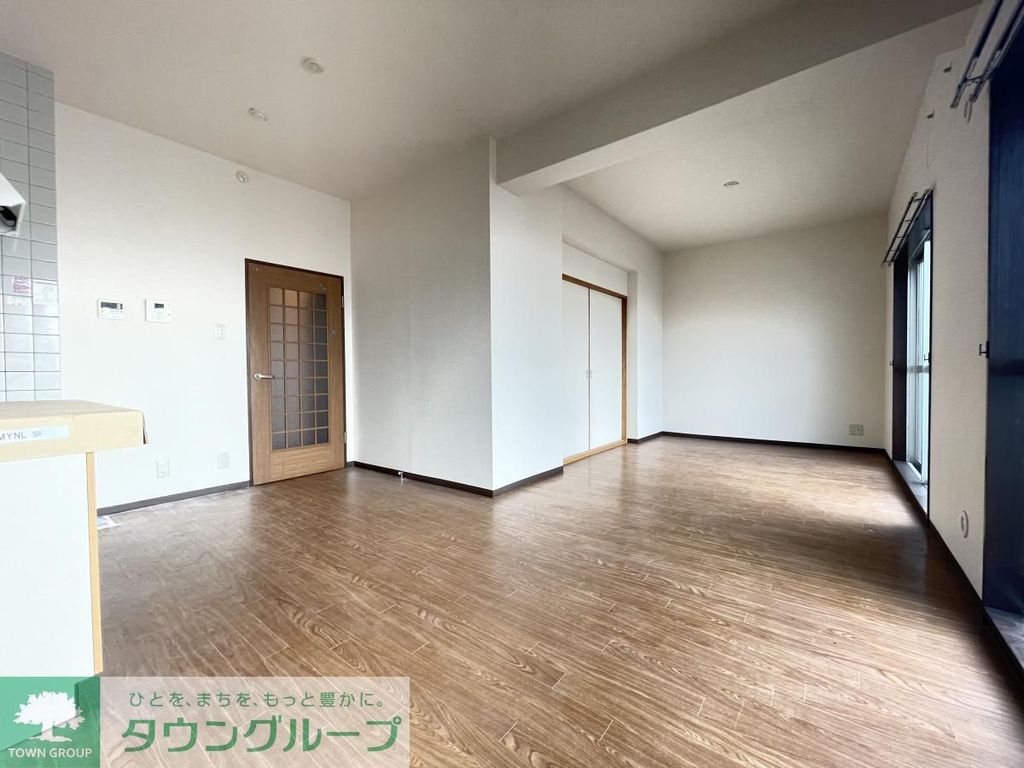 居室・リビング　同物件別部屋写真