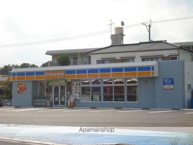 その他　コンビニ（その他）まで50m
