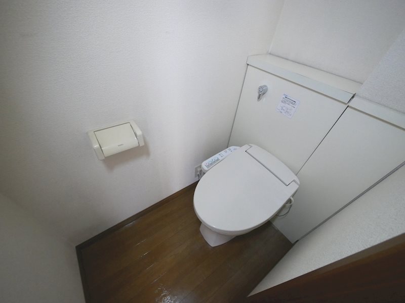 トイレ　ウォシュレット　※写真は別部屋のものになります。