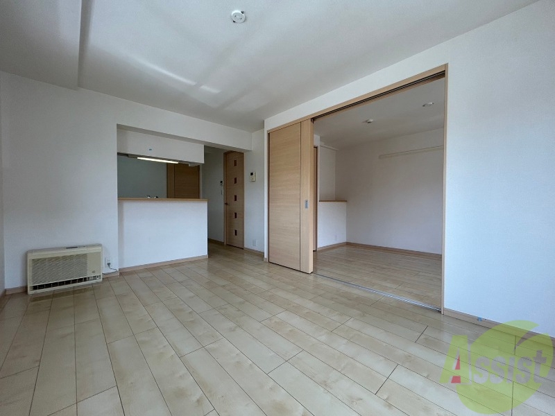 居室・リビング　広くてキレイなお部屋が広がっていて、充実した生活が送れそう。