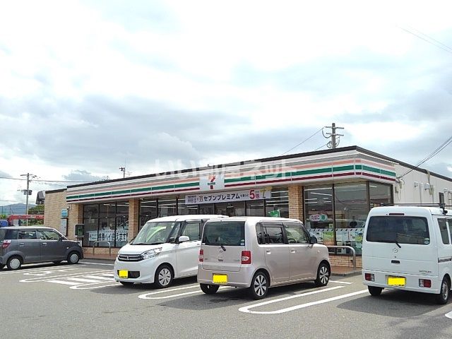 コンビニ　セブンイレブン福津津屋崎店（コンビニ）まで1151m