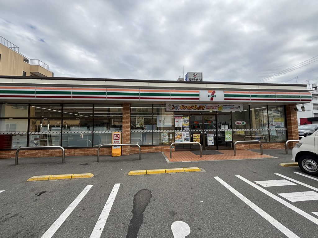 コンビニ　セブンイレブン大阪東三国4丁目店（コンビニ）まで120m