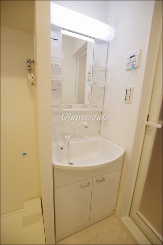洗面設備　コンパクトで使いやすい洗面所