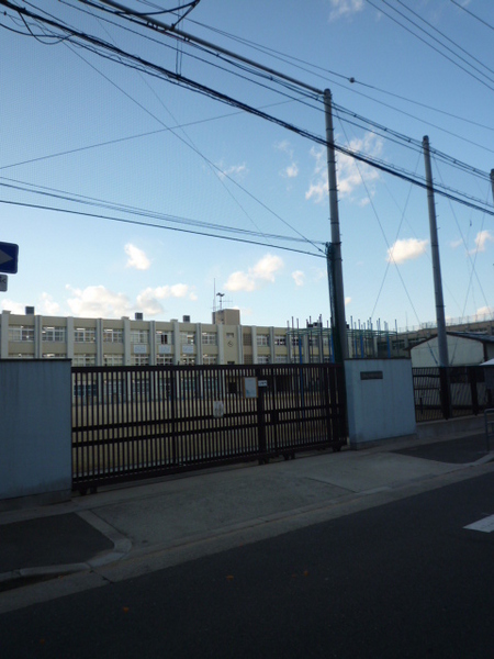 小学校　大阪市立平尾小学校（小学校）まで508m