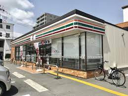 コンビニ　セブンイレブン八日市上之町店（コンビニ）まで983m