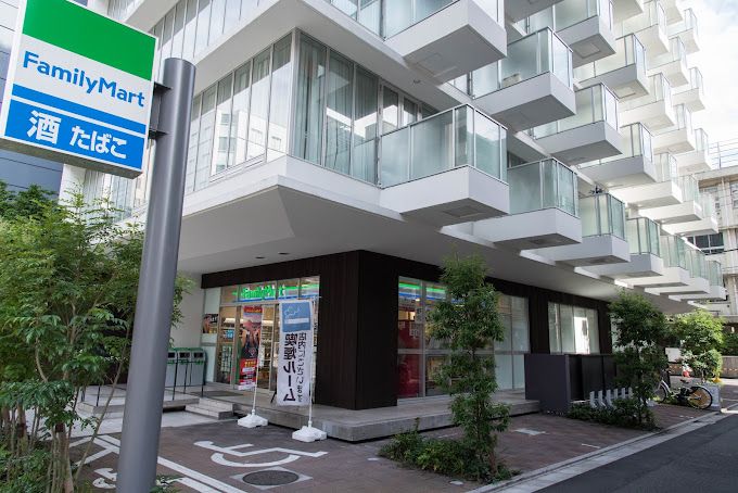 コンビニ　ファミリーマート 台東四丁目店（コンビニ）まで102m