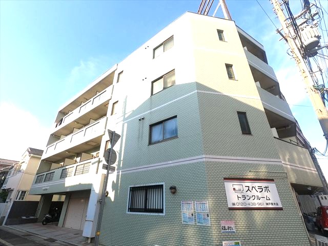 建物外観　エレベーター付き
