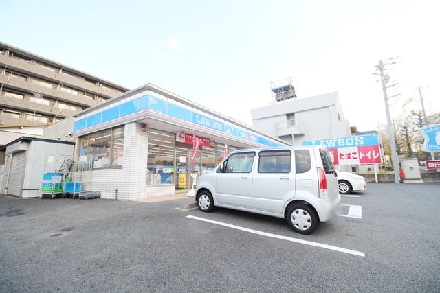 コンビニ　ローソン青葉荏田店（コンビニ）まで922m