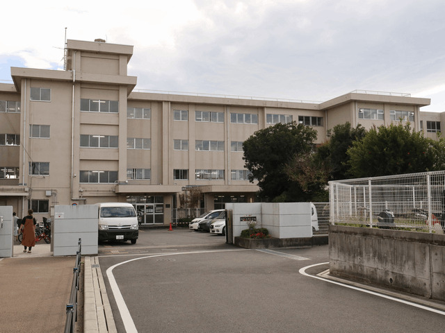 小学校　厚木市立三田小学校（小学校）まで672m