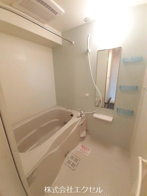 バス・シャワールーム　追い焚き・浴室乾燥機能付きです。