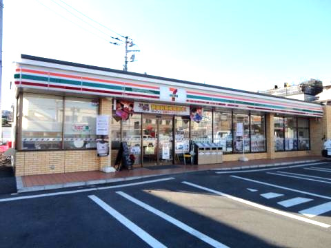 コンビニ　セブンイレブン（コンビニ）まで497m
