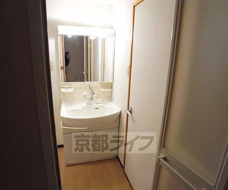 洗面設備　洗面台です