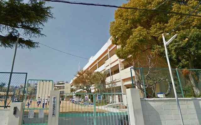 小学校　神戸市立高丸小学校（小学校）まで924m