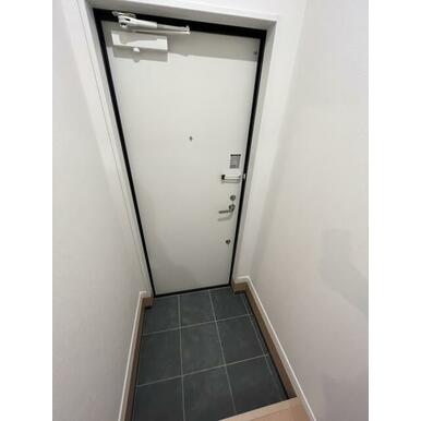 玄関　別部屋参考写真です