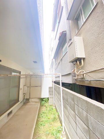 庭　外からの目を気にせずに洗濯物が干せます！