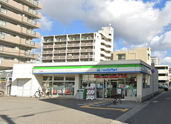 コンビニ　ファミリーマート下沢通（コンビニ）まで216m