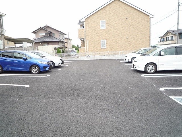 駐車場　車をお持ちの方に嬉しい駐車場付きの物件です