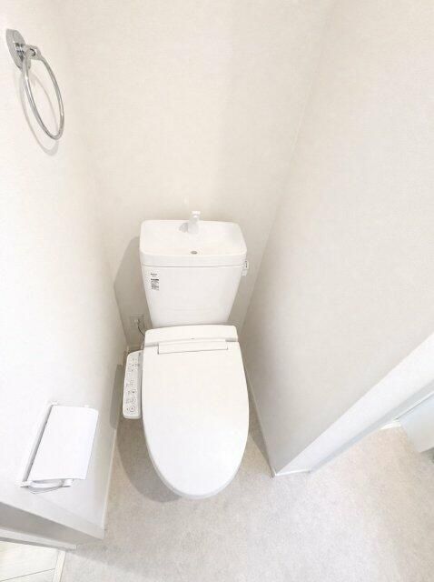 ＪＲ京浜東北線 浦和駅 徒歩12分 3階建 築1年のトイレ写真
