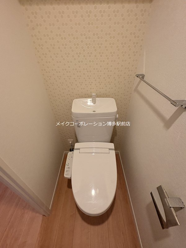 西鉄天神大牟田線 西鉄平尾駅 徒歩5分 5階建 築10年のトイレ写真