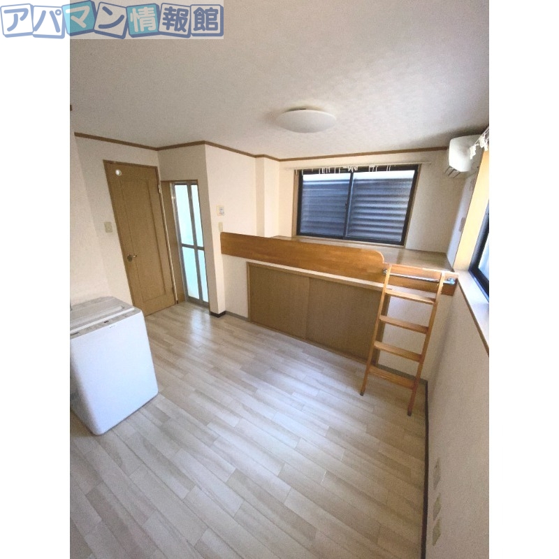 メゾンラフレの居間写真