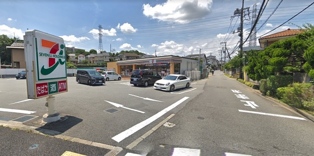 コンビニ　セブンイレブン八王子大塚店（コンビニ）まで300m