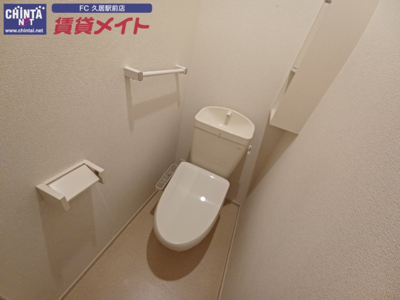 トイレ　同型反転参考写真です