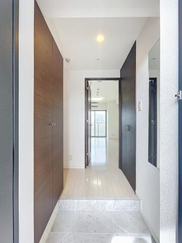 玄関　※写真は同タイプ住戸です。