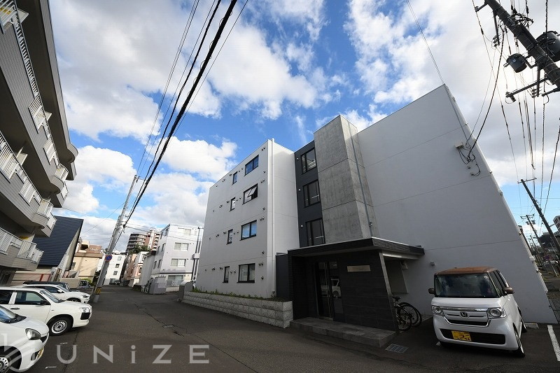 地下鉄南北線 南平岸駅 徒歩3分 築6年