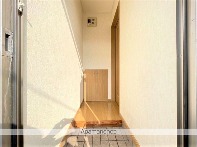 エルム堀川の玄関写真