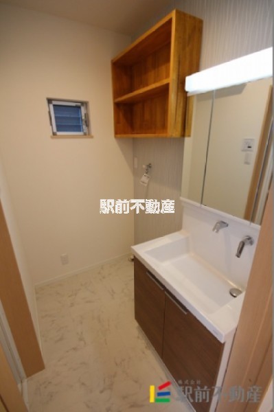 洗面設備　同型タイプ写真