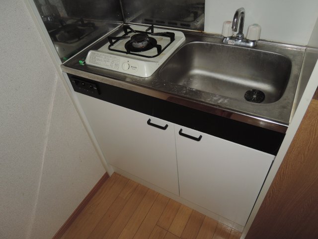 東急田園都市線 三軒茶屋駅 徒歩12分 5階建 築21年のキッチン写真