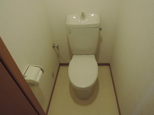 東急田園都市線 三軒茶屋駅 徒歩12分 5階建 築21年のトイレ写真